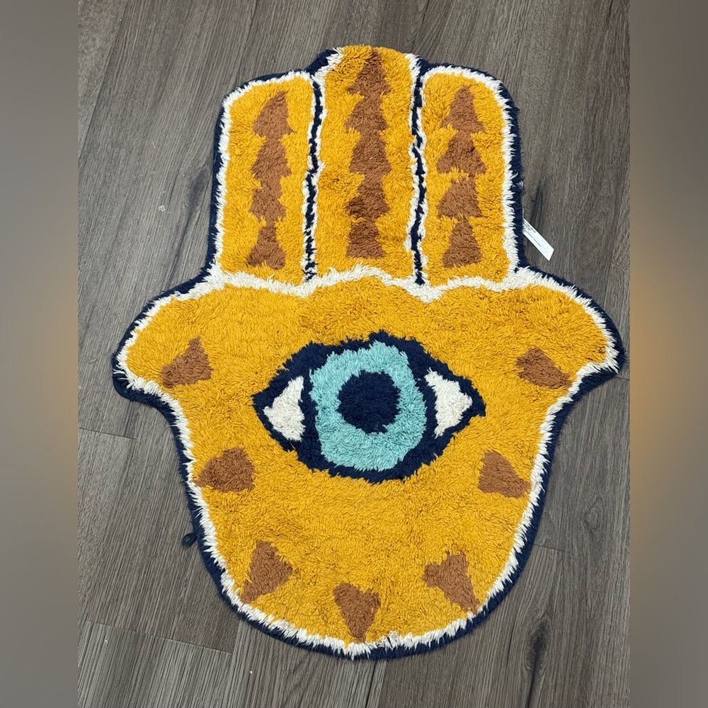 Hamsa rug 🪬